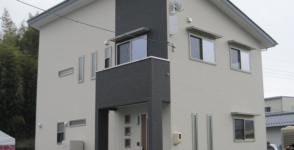 ツートンカラーのシンプルモダンハウス